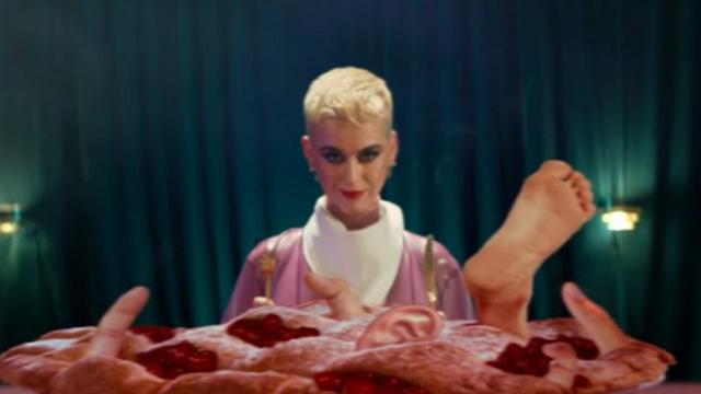 Katy Perry Senang Makan Malam Dengan Menu Daging Manusia Showbiz Liputan6 Com