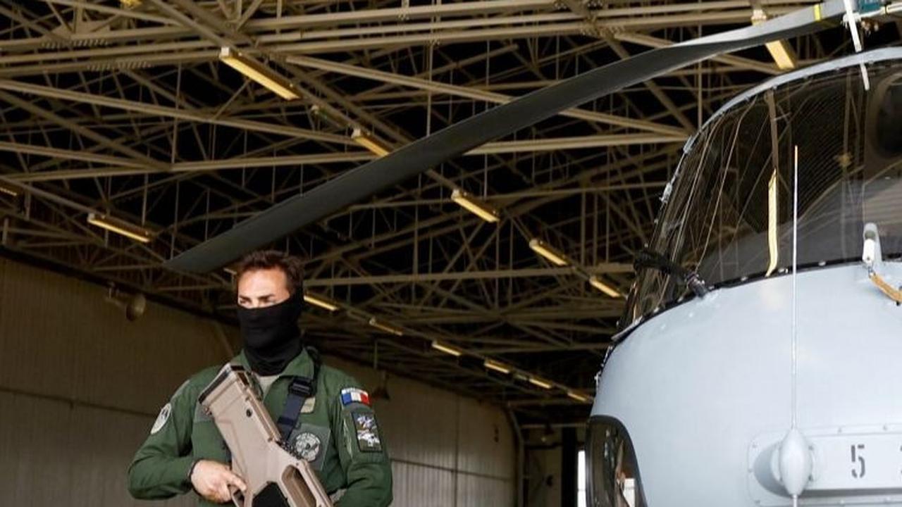 Senjata anti-drone yang diperkenalkan ini menggunakan teknologi laser yang canggih dan memiliki dimensi yang cukup besar untuk digenggam oleh manusia. Foto: REUTERS / Sarah Meyssonnier