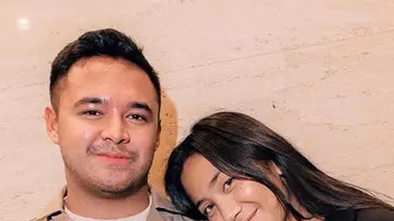Potret Nadhif Basalamah Penyanyi 'Penjaga Hati' dan Kekasih, Momen Lamaran di Jepang Curi Perhatian