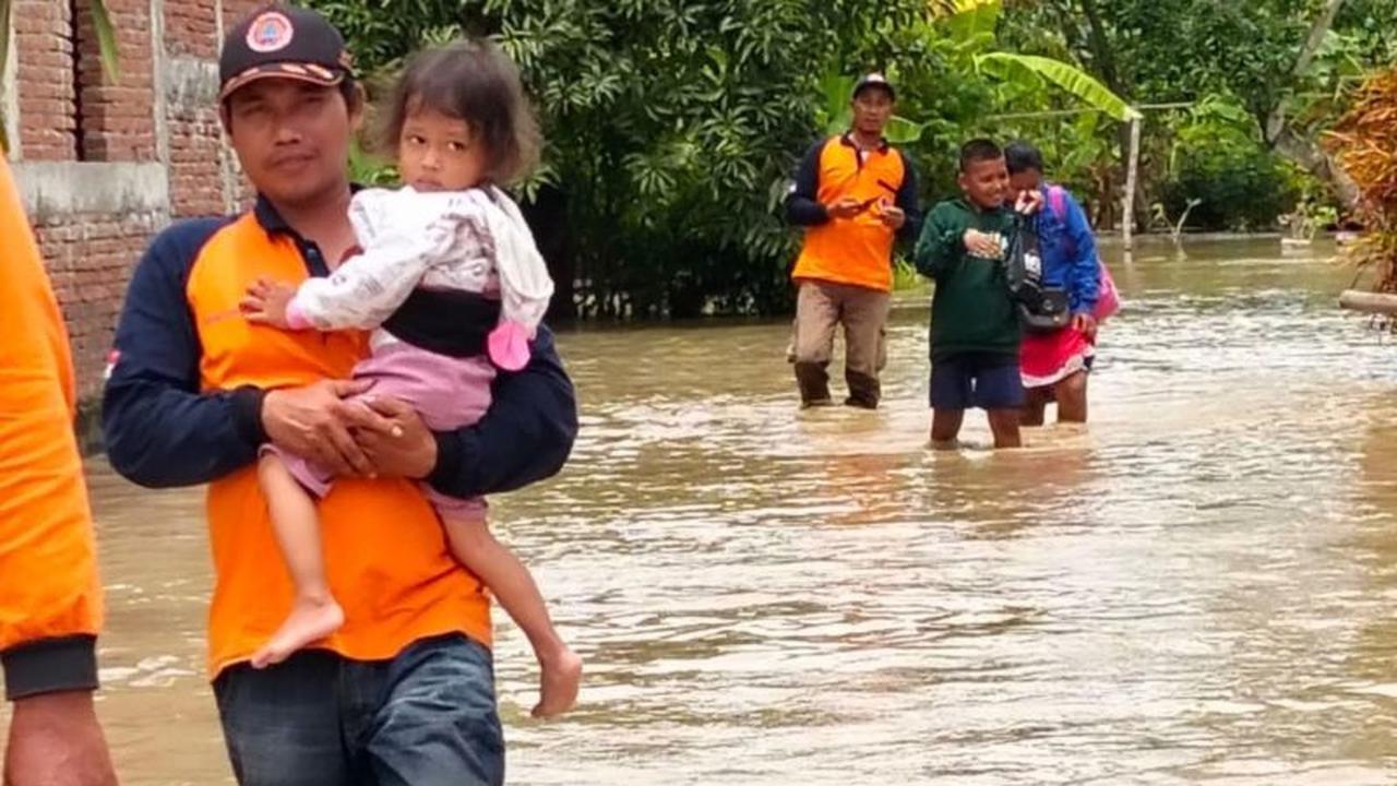 Tanggul Sungai Cabean Jebol, Ratusan Rumah di Demak Terendam Banjir