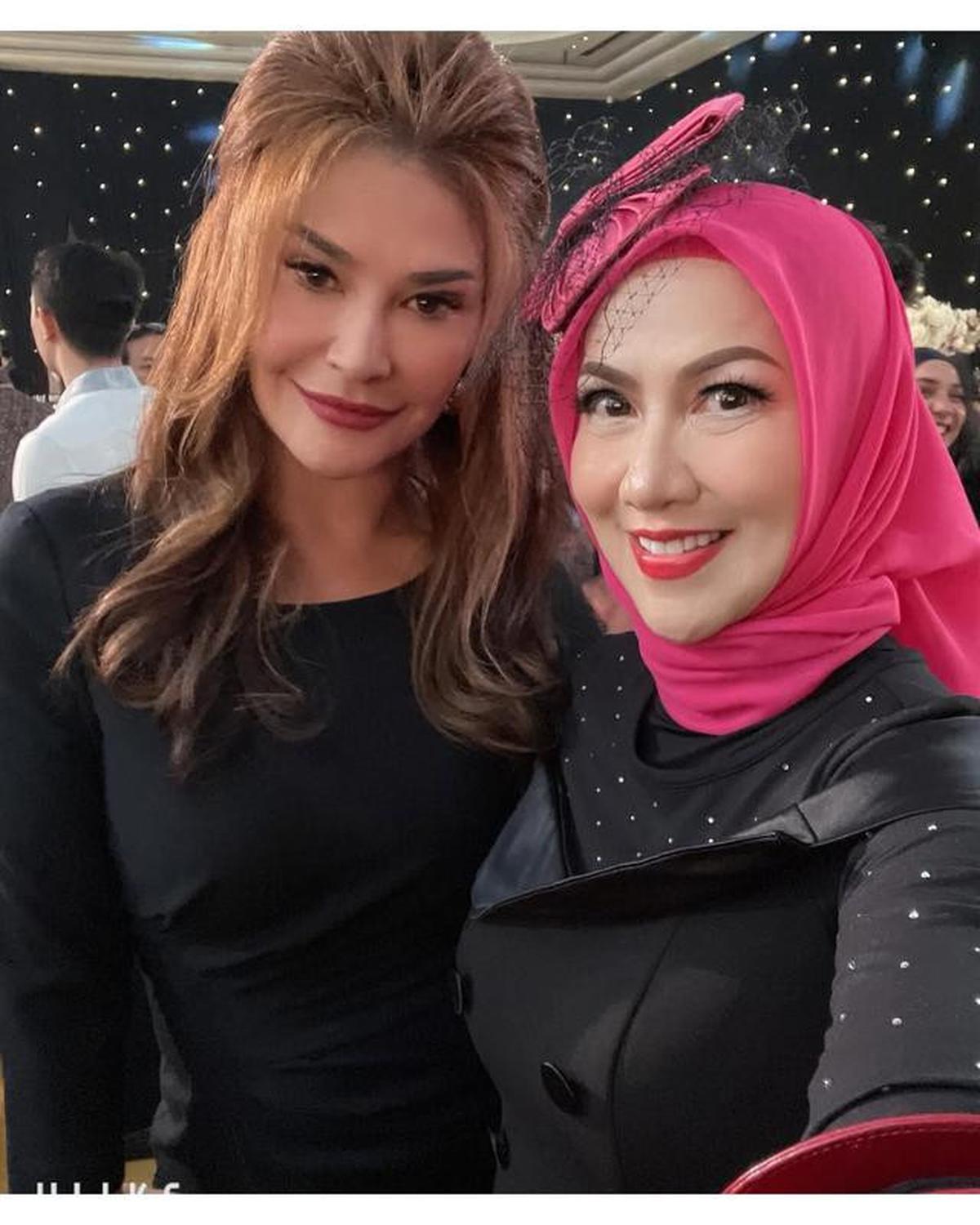 8 Potret Tamu Publik Figur di Pernikahan Teuku Rassya dan Cleantha Islan