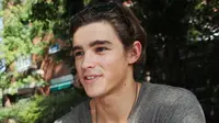 Bintang The Giver, Brenton Thwaites sudah dipilih sebagai aktor pendamping Jack Sparrow di Pirates of Carribean 5.