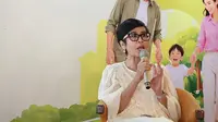 Dokter Spesialis Anak RSIA Bunda Jakarta, dr. I Gusti Ayu Nyoman Partiwi, Sp.A., MARS atau dokter Tiwi, mengungkap tantangan orang tua dalam mengasuh anak di tengah derasnya arus informasi. (Foto: Aditya Eka Prawira/Liputan6.com)