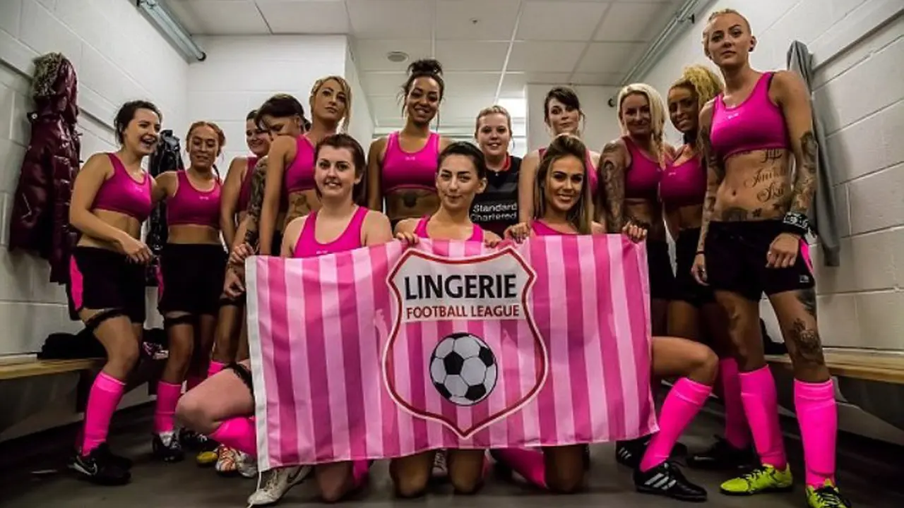 Sepak bola lingerie