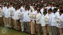 Ratusan anggota Dewan Perwakilan Rakyat Daerah dari Fraksi Partai Gerindra melakukan upacara perayaan HUT RI ke-70 di Lapangan Nusantara Polo Club, Bogor, Jawa Barat, Senin (17/8/2015). (Liputan6.com/Helmi Fithriansyah)