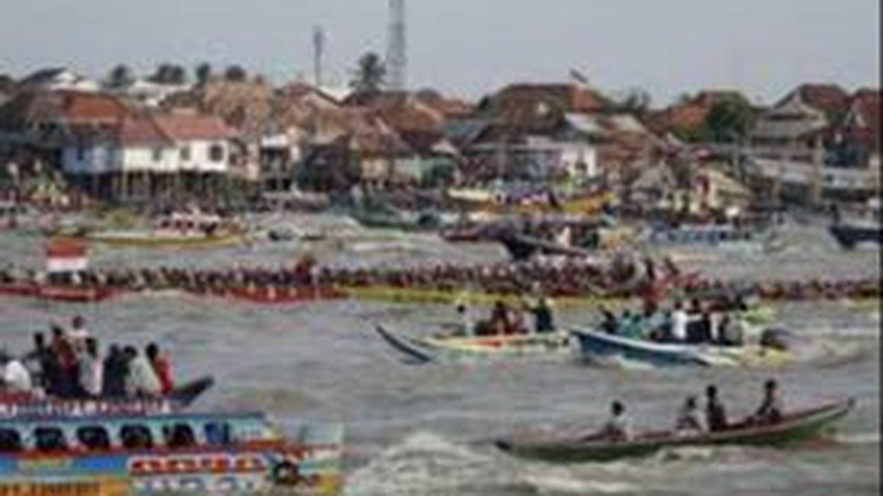 Tradisi Lomba Perahu Bidar