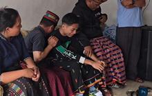 Neneknya Meninggal Langsung Pulang Kampung, Tangis Betrand Peto Pecah saat Lihat Jenazah