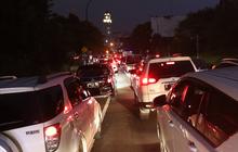 Niat Berwisata, Pengunjung Puncak Malah Tidur di Jalan Puncak Akibat Macet Total
