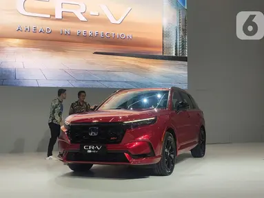 PT Honda Prospect Motor (HPM) meramaikan Gaikindo Indonesia International Auto Show (GIIAS) 2023 dengan menghadirkan All New CR-V Hybrid di ICE BSD, Tangerang, Banten, Kamis (10/8/2023). (Liputan6.com/Angga Yuniar)