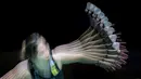 <p>Foto dengan teknik multiple exposure dari pebulu tangkis tunggal putri Thailand, Ratchanok Intanon saat melakukan servis ke arah wakil Korea Selatan, Sim Yu-jin dalam laga final Indonesia masters 2025 di Istora Senayan, Jakarta, Minggu (26/01/2025). (Bola.com/Bagaskara Lazuardi)</p>
