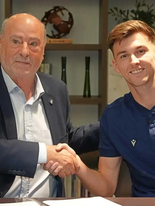 Sociedad tidak memiliki opsi atau kewajiban pembelian. Alhasil, pemain berusia 26 tahun itu akan kembali ke Arsenal setelah masa peminjamannya berakhir. (FOTO: instagram.com/kierantierney/)