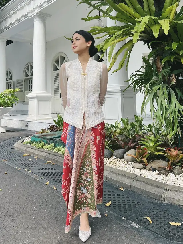 8 Padu Padan Kebaya Kartini Dari Dian Sastrowardoyo, Raline Shah, dan Wulan Guritno, Tampilkan Pesona Khas Perempuan Indonesia