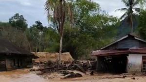Tanggul Jebol, Puluhan Rumah Terendam Banjir di Tapanuli Tengah