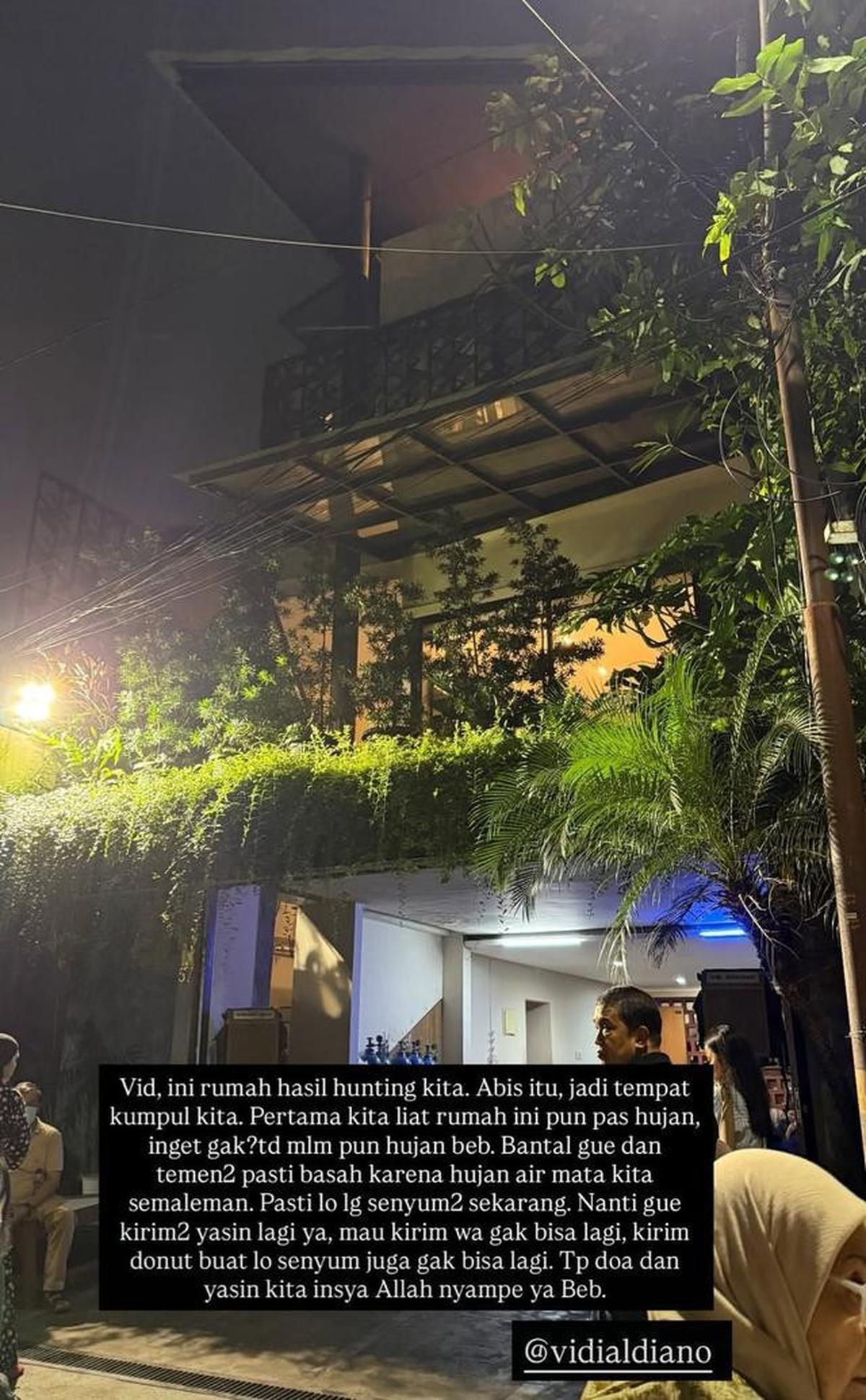 Potret Ruang Tamu Rumah Vidi Aldiano, Ada Hiasan yang Terinspirasi dari Sheila Dara