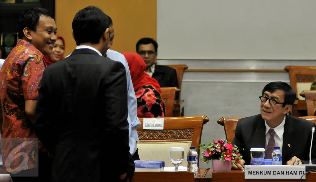 Menkumham Yasonna Laoly saat berada di Ruang Komisi III untuk membahas anggaran Kementerian Hukum dan HAM bersama Komisi III, Jakarta, Kamis (17/9/2015). (Liputan6.com/Johan Tallo)