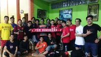 Marwal Iskandar bersama The Maczman Jabodetabek bersilaturahmi dengan bermain futsal. (Bola.com/Fahrizal Arnas)