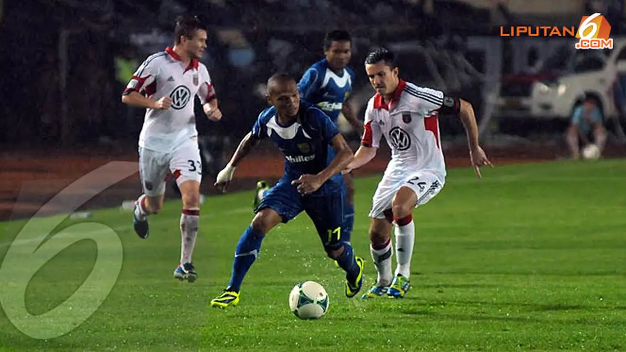 persib-v-dcunited-galeri-4-131207a.jpg