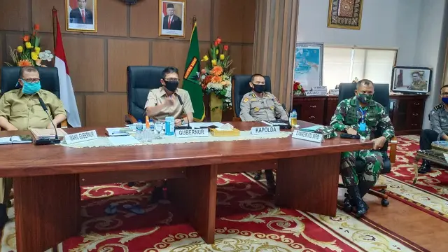 Pemerintah Provinsi Sumbar melakukan rapat koordinasi penerapan PSBB di daerah itu.