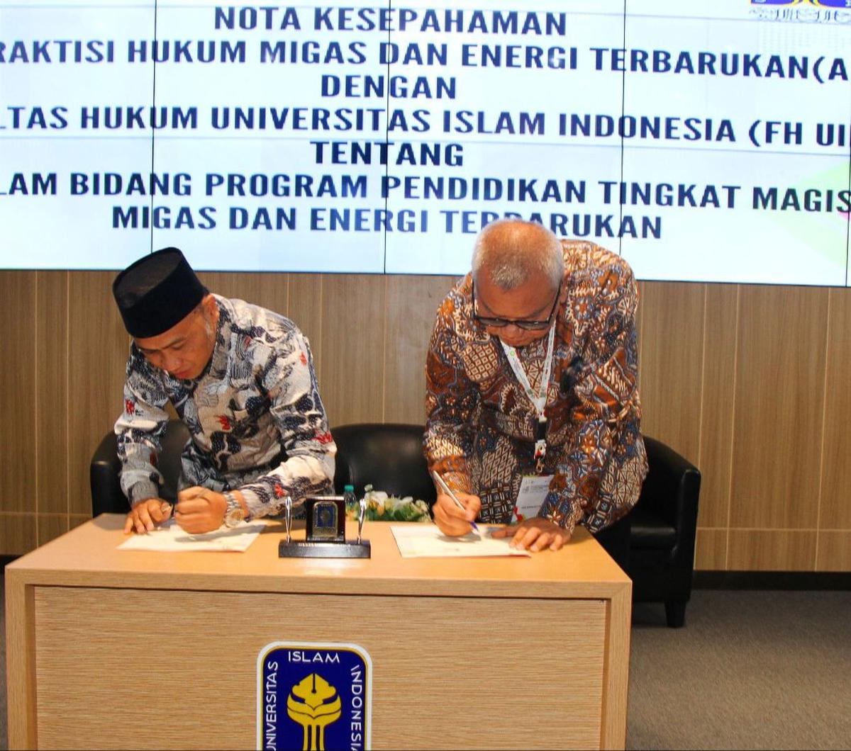 "Melalui MoU ini APHMET dan FH UII akan bekerja sama menyediakan program pendidikan dan pelatihan khusus untuk mempersiapkan generasi mendatang praktisi hukum dan profesional energi yang kompeten," kata Didik.<br>