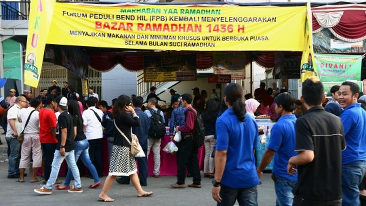 Berburu kuliner Ramadan di pasar takjil Benhil
