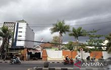 Waspada! BMKG Prediksi Cuaca Ekstrem di 32 Wilayah Jawa Timur Hingga Akhir Oktober 2025