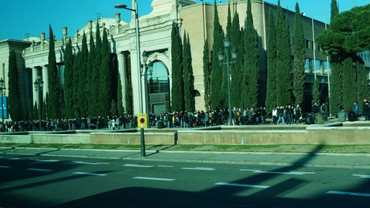 Antrean peluncuran Samsung Galaxy S9 di Fira Barcelona Gran Via, Spanyol. Liputan6.com/Agustin Setyo W