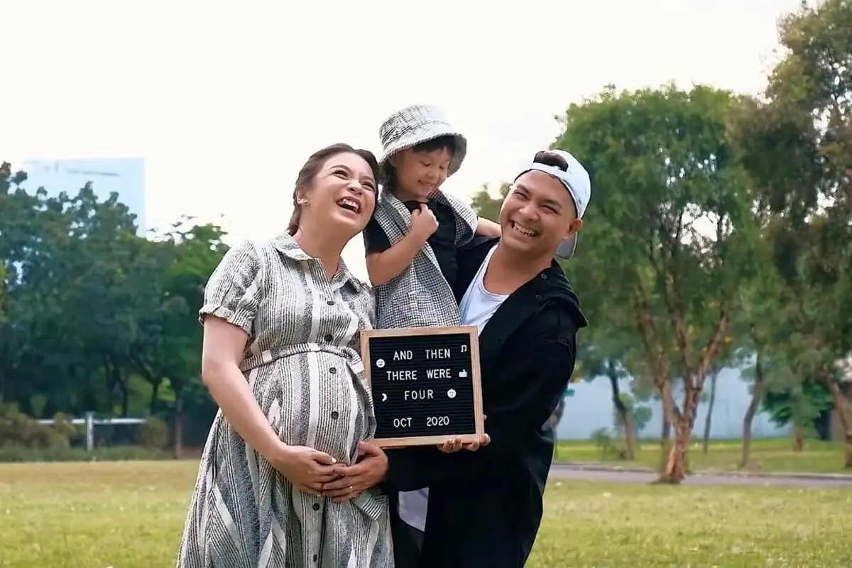 Momen Bahagia Chelsea Olivia dan Glenn Alinskie Ungkap Jenis Kelamin Anak Kedua. (Sumber: YouTube/Alinskie Family)
