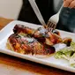 Berdasarkan penelitian yang dilakukan Oxford University menyimpulkan bahwa makan ayam berisiko terkena kanker (Dok.Unsplash)