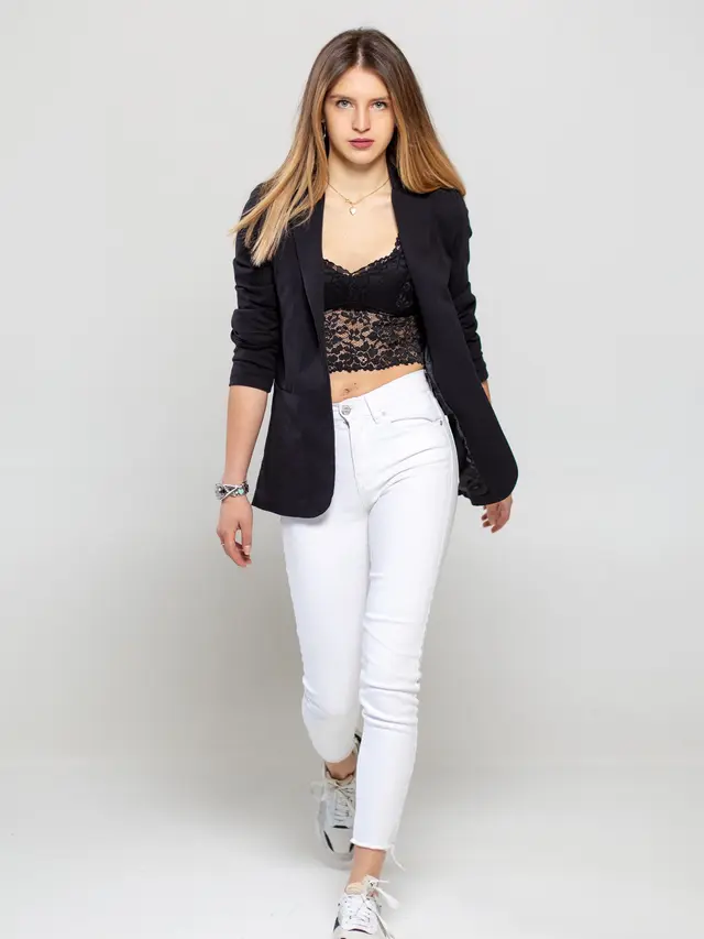 5 Tips Memilih Fashion Sesuai Bentuk Tubuh