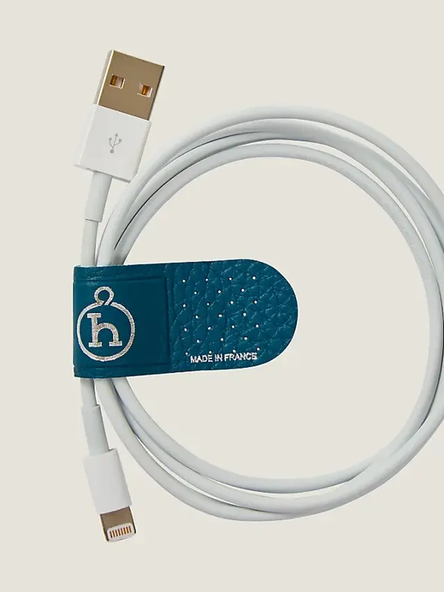 Langsung Sold Out, Hermès Rilis Plester Kulit Seharga Rp3,3 Juta untuk Lindungi Barang Kesayangan dengan Cara yang Stylish