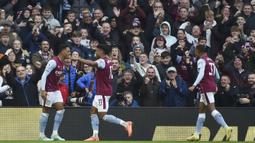 Aston Villa sukses mempermalukan Manchester United dalam duel pekan ke-15 Premier League 2022/2023, Minggu (6/11/2022). Bermain di Villa Park, tuan rumah menghajar Setan Merah dengan skor 3-1. (AP/Rui Vieira)