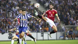 Ini menjadi kartu merah kedua secara beruntun bagi Fernandes. Sebelumnya, ia mendapat kartu merah saat Manchester United kalah 0-3 dari Tottenham di Premier League. (AP Photo/Luis Vieira)
