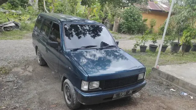 Isuzu Panther 2.3 HI Grade (1995)