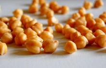 5 Makanan bernutrisi untuk atasi gejala PMS