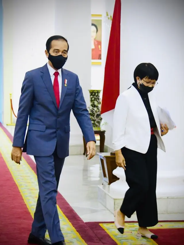 Menlu Retno Marsudi mendampingi Presiden Jokowi untuk hadir dalam World Economic Forum (WEF) 2020 secara virtual dari   Istana Kepresidenan Bogor, Jawa Barat, Rabu, 25 November 2020.