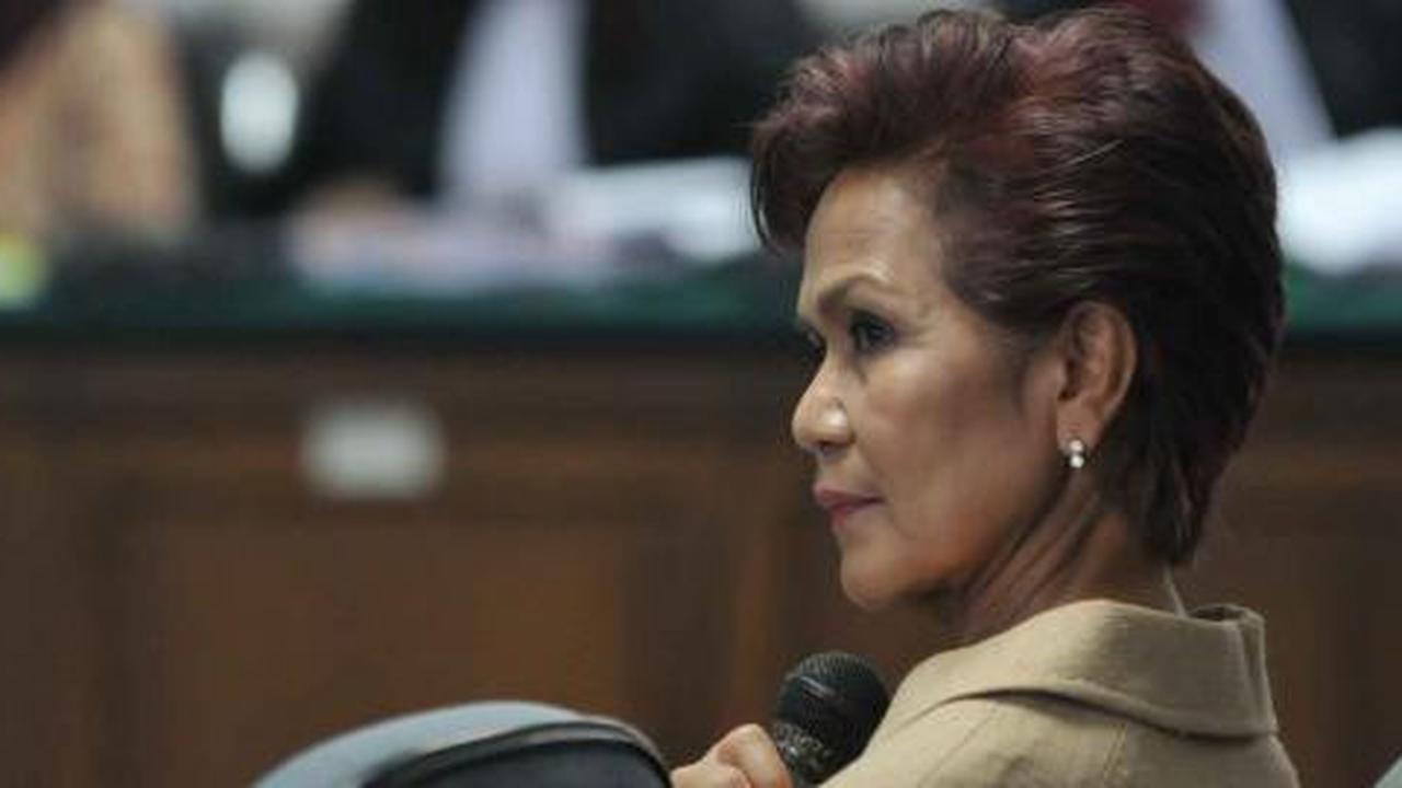 Ultah, Miranda dikirimi bingkisan cokelat dan bunga