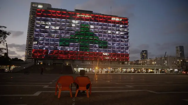 Israel Tampilkan Bendera Lebanon di Alun-Alun Ibu Kota