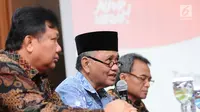 Ketua KPK Agus Rahardjo (tengah) memberi keterangan jelang peresmian Rumah Tahanan Negara Klas I Jakarta Timur Cabang KPK, Jakarta, Jumat (6/10). Lokasi Rutan ini berada di areal gedung Merah Putih KPK. (Liputan6.com/Helmi Fithriansyah)