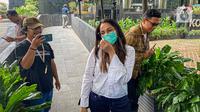 Sebelumnya, Windy Idol dan selebgram Riris Riska Diana diduga mengetahui penggunaan uang suap oleh Hasbi Hasan. Riris Riska diketahui merupakan istri dari Komisaris Wika Beton Dadan Tri Yudianto, tersangka dalam perkara ini. (Liputan6.com/Faizal Fanani)