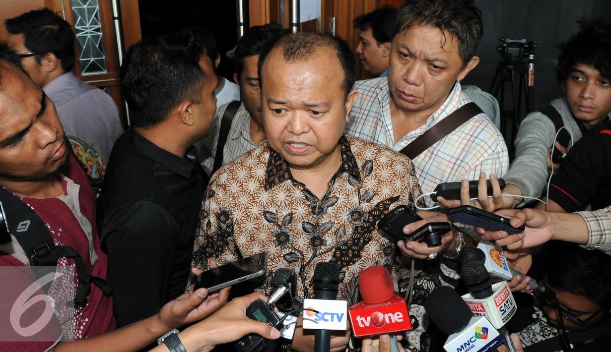 Patrice Rio Capella memberikan keterangan kepada awak media usai menjalani sidang Pemeriksaan terdakwa di Pengadilan Tipikor, Jakarta, Senin (30/11). (Liputan6.com/Helmi Afandi)