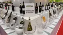 Botol wine organik dipajang dalam pameran  Millesime Bio 2018 di Kota Montpellier, Prancis, Senin (29/1). Millesime Bio 2018 bertujuan mempromosikan produk wine organik. (AFP PHOTO/PASCAL GUYOT)