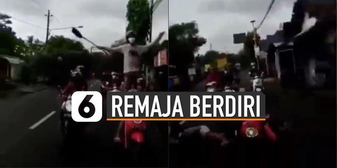 VIDEO: Remaja Berdiri di Atas Motor Saat Konvoi Akhirnya Mengharukan