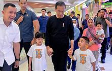 VIDEO: Momen Jokowi Ajak Cucu Mengenal Satwa dari Buaya Kecil Hingga Bayi Macan Tutul