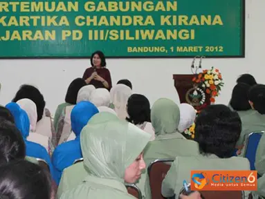 Citizen6, Bandung: Pada kesempatan itu, dilaksanakan ceramah tentang Etika yang disampaikan oleh Ny. Syntya Ningrum. (Pengirim: Pendam3)