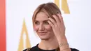 Cameron Diaz berhenti sekolah sejak menerima kontrak sebagai model. Film pertamanya sendiri berjudul The Mask. (ROBYN BECK / AFP)