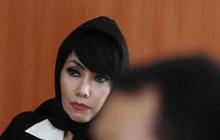 Malinda Dee, tante cantik bermobil Ferrari