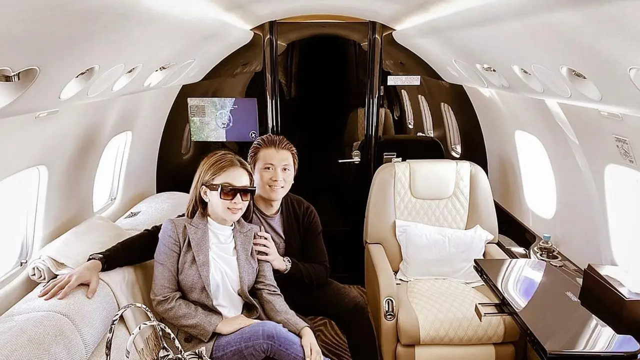 [Fimela] Syahrini dan Reino Barack