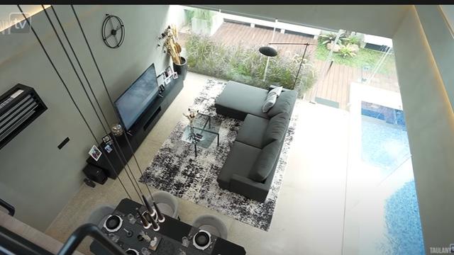 Punya 3 Lantai, Ini 7 Potret Rumah Baru Desta yang Mewah Bak Hotel