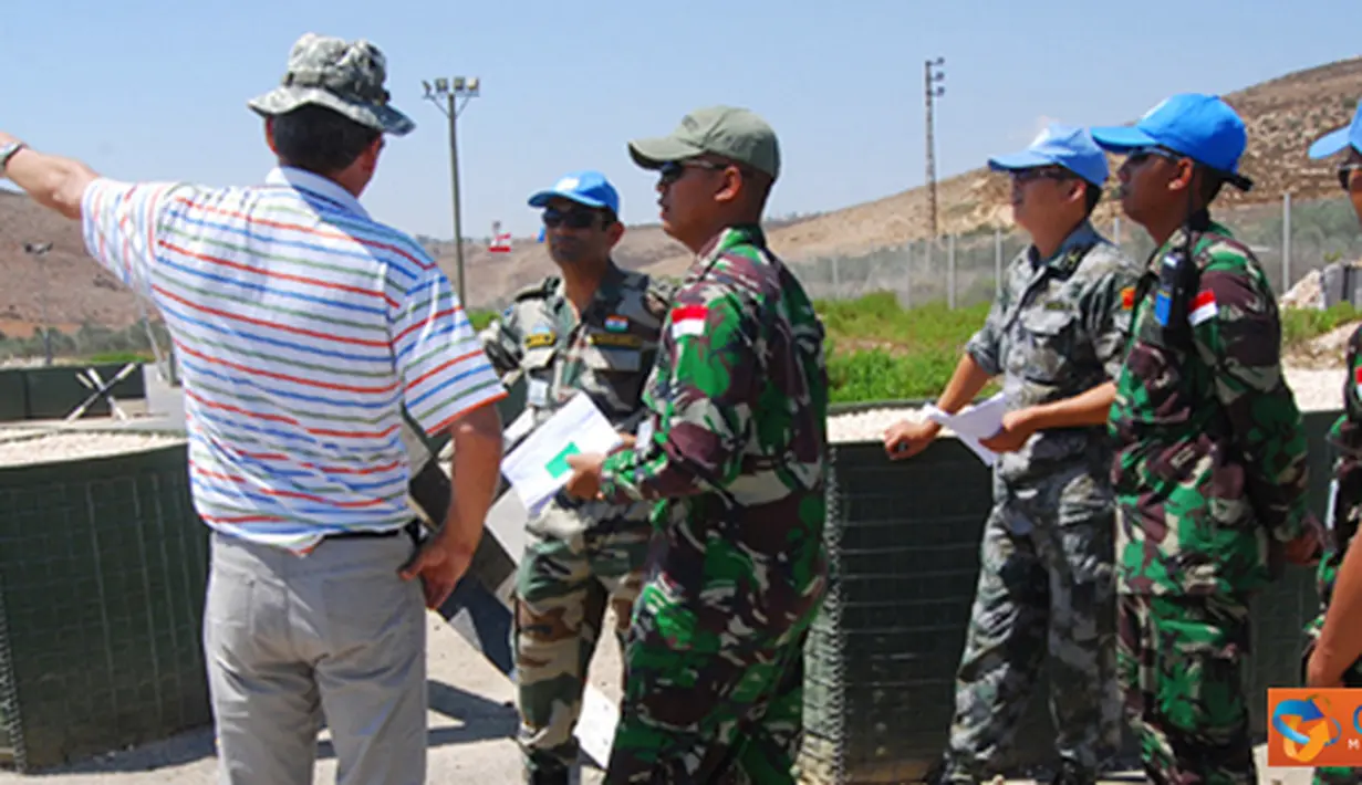 Citizen6, Lebanon: FPHQ UNIFIL Letkol Anan Kurve dan Mayor Tiang Shigiang, memeriksa Markas Satgas POM TNI Konga XXV-D/UNIFIL Sector East Military Police Unit, di UN Posn 7-3, Lebanon Selatan, Kamis (9/8). (Pengirim: Badarudin Bakri).
