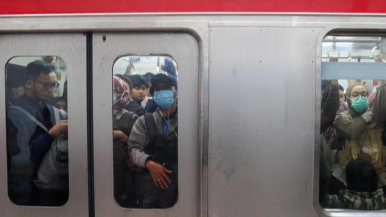 Jutaan Orang Naik KRL, Tapi Bahaya Ini Sering Dianggap Sepele